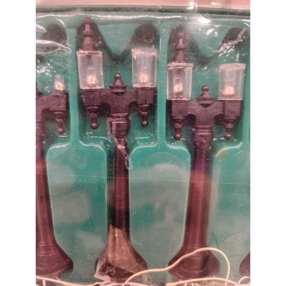 Department 56 Heritage Village Lamp Post Set Of 4 Item‎ 5996-0